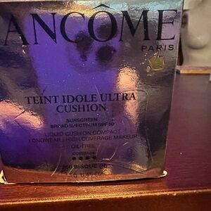 Discontinued Lancome Teint Idole Ultra Cushion.